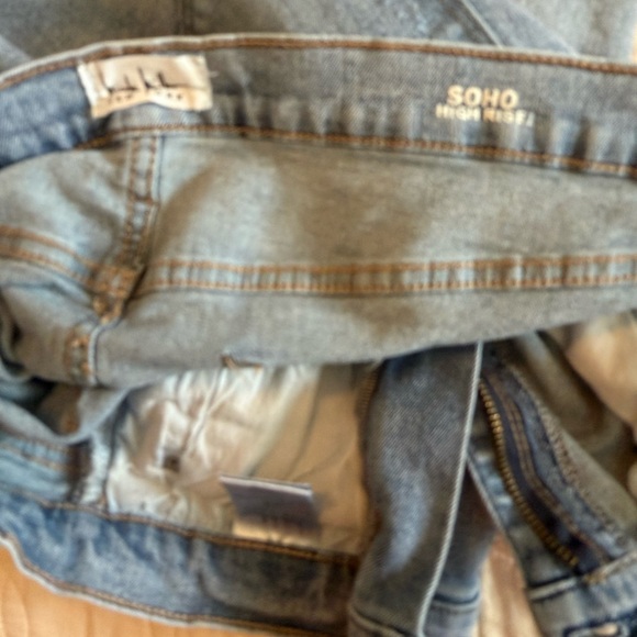 Nicole Miller Blue Jean Shorts - Picture 3 of 4